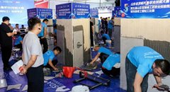 <strong>参赛选手正在理论</strong>